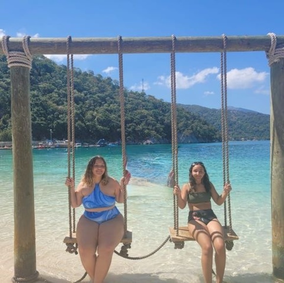 Meet your Posher, Sylvia - Picture 1 of 1